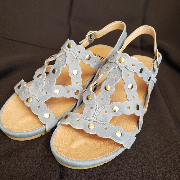 planet earth sandals